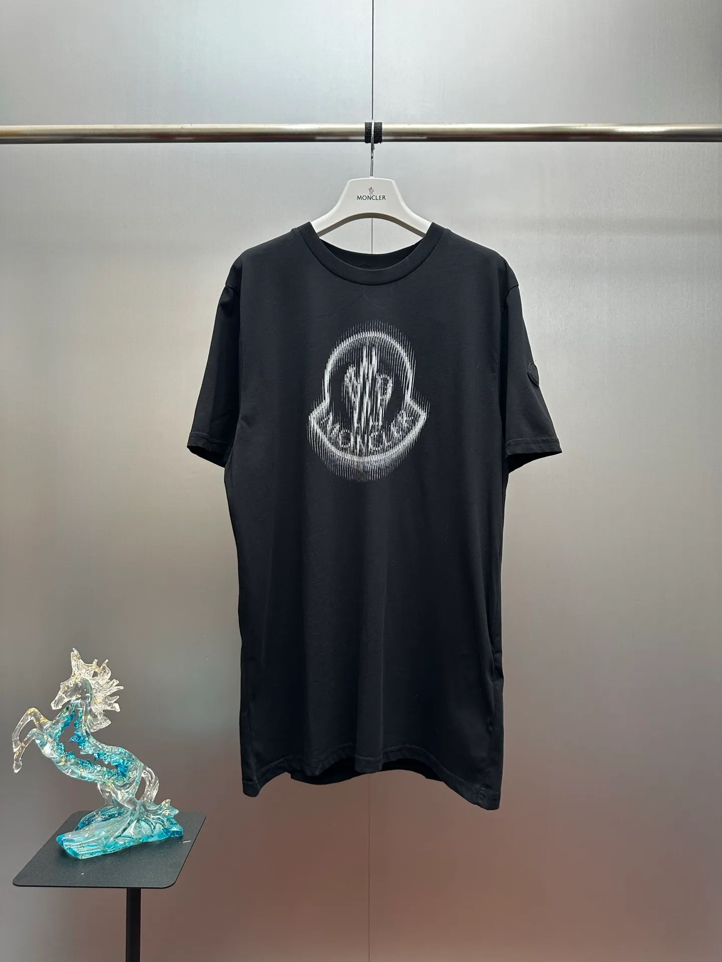 🔥P135💰MONCLER 26SS LOGO T Authentic 4286 ，100% 180 ，1*1 260 ， 、 ， 1：1 ， 1：1 ， size：S M L XL